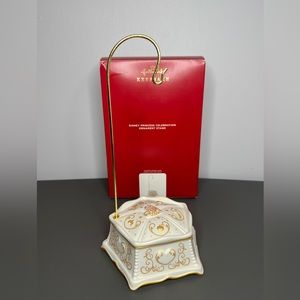 DISNEY PRINCESS CELEBRATION ORNAMENT STAND HALLMARK KEEPSAKE